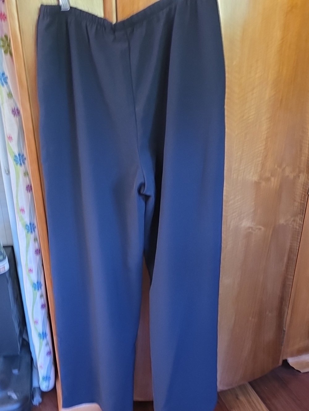 GAP Women's Relaxed Drawstring Pants Dressy-er Fabric - Picture 4 of 4